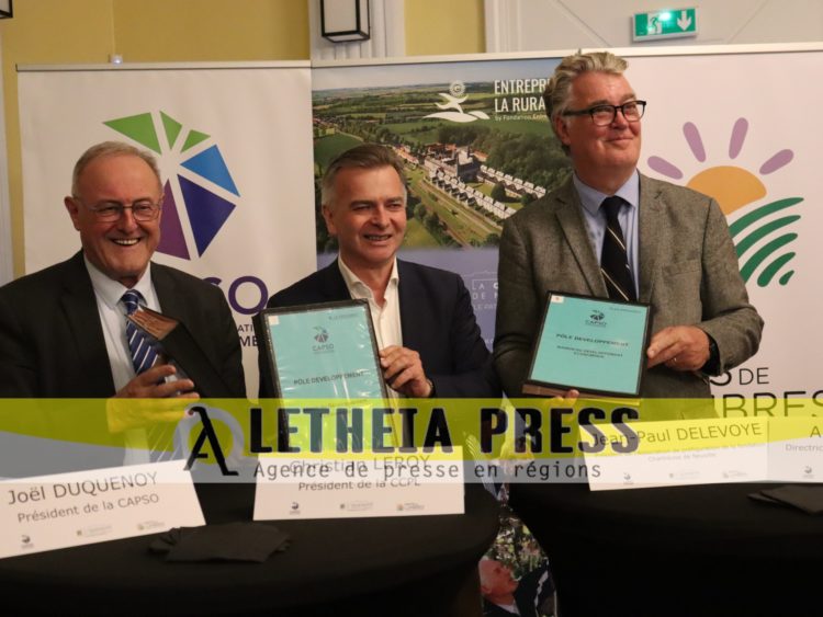 De g. à dr. Joël Duquenoy, président de la CAPSO, Christian Leroy, président de la CCPL et Jean-Paul Delevoye, président de l’association de préfiguration de la fondation Chartreuse de Neuville. (© Aletheia Press / E.Chombart)