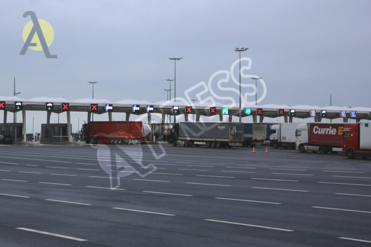 Zone d'embarquement des véhicules port de calais