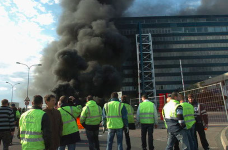 Ce mardi 26 avril, les Travailleurs du Port du Havre étaient en grève pour 24 heures, depuis 6 heures du matin. (© CGT Travailleurs Portuaires)