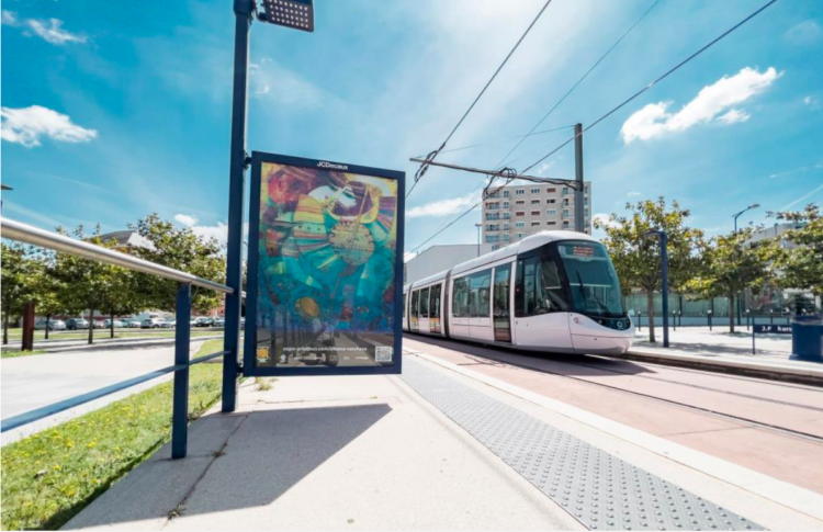 L’exposition Arts&Bus, c’est du 1er au 26 juillet, dans la Métropole de Rouen. (© Agence Stratégies)